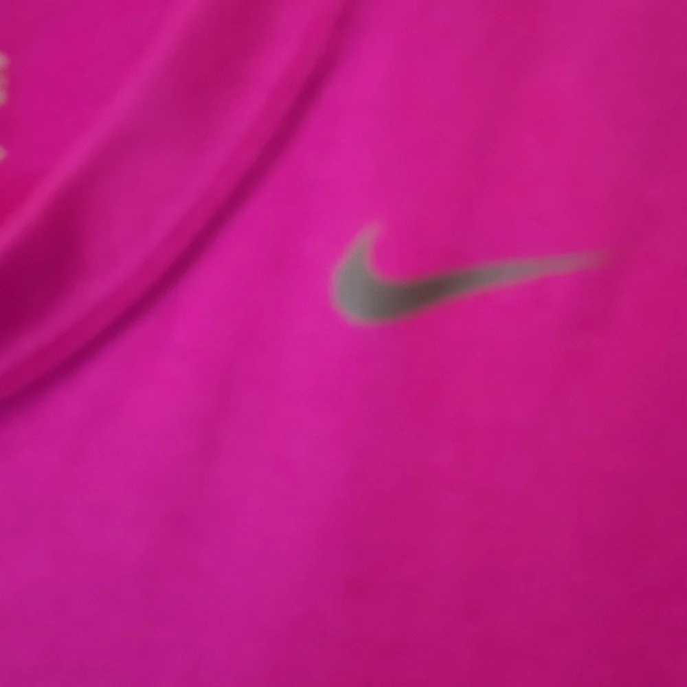 Nike Women's Dri-Fit Tank Top Size Small - Picture 3 of 4